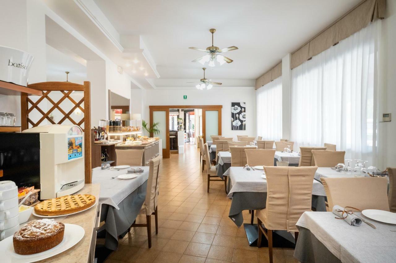 Hotel Stoccarda Caorle Exterior foto